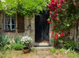 Red Gate Cottage, holiday home in Saulgond