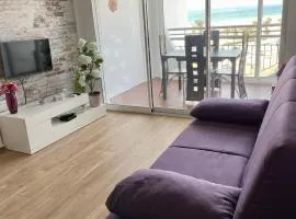 Grand Studio bahia2 501 avec terrasse face mer et coeur d Empuriabrava