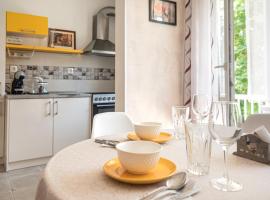 Photo Art apartment, отель в Бургасе