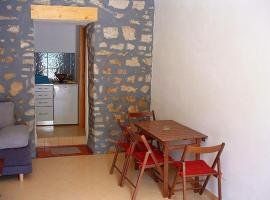 Appartement in einem dalmatischen Haus in Novigrad-Dalmatien neben Zadar, ξενοδοχείο σε Novigrad Dalmatia