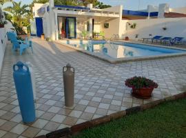 Anna villetta con piscina, hotel i Torre dell'Orso