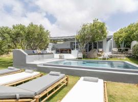 Villa Valente in Mykonos with two pools!、プラティス・ヤロスのヴィラ