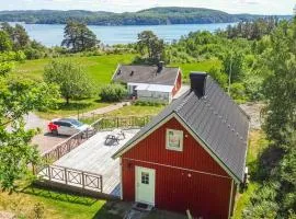 Amazing Home In Brastad With 2 Bedrooms And Wifi