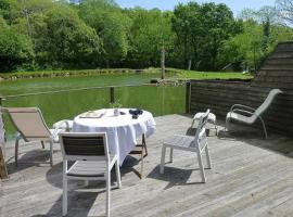 La Suite du Pêcheur, balnéo et terrasse privative. Entre terre et mer, guest house in Tréméoc