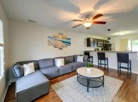 Havelock Home Private Yard, 2 Mi to Cherry Point!