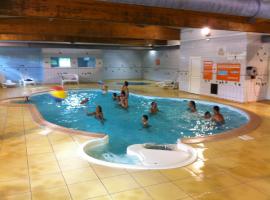 Camping Le Ried *** Mobil Home Cosy 3 chambres Proche Europa Park Rulantica, hotel s vířivkou v destinaci Boofzheim