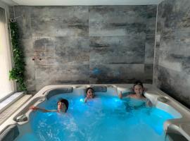 Várfal Wellness Panzió、ペーチのホテル