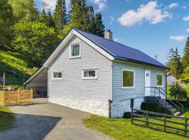 Beautiful Home In Flekkefjord With 2 Bedrooms And Wifi, hytte i Flekkefjord