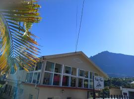 Petite fleur de lentilles, guest house in Cilaos