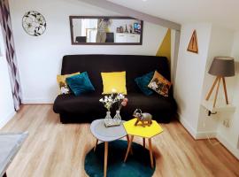 studio de jack, hotel near Rouen Airport - URO, 