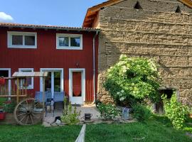 Gîte Rouge Safran pour 4 personnes, hotel con parcheggio a Marsac-en-Livradois