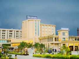 The Mars Resorts, отель с парковкой в городе Мератх