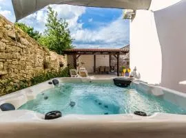 CASA MARIO-charming stone house with jacuzzi