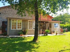 Romantic Safari Tent Lodge, tented camp en Roussines