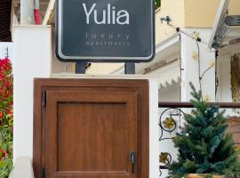 Yulia Luxury Apartment, hotell i Ouranoupoli