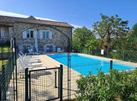 Maison COUNORD - Gite pour 8 personnes, vacation rental in Latouille-Lentillac