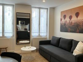 Appart' Terrasse plein centre, pet-friendly hotel sa La Ferté-Gaucher
