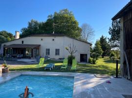 Pansija La Tour du Sorbey - Gîte Nature Familial - Piscine - 3 à 6 Pax pilsētā Monségur