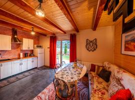 Osada u Beatki - Sauna & Jacuzzi, hotell i Lutowiska