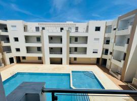 Luxus-Apartment mit Poolblick, Hotel in Kelibia