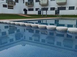 Apartamento de estilo mediterráneo, allotjament a la platja a Miami Platja