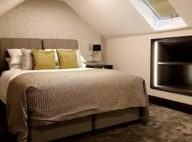 The Queens Head, Parkside Apartment 5