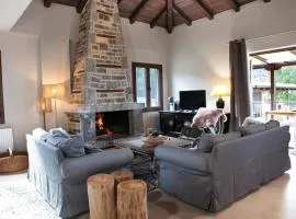 Bezeniko Amazing Arcadian Property!