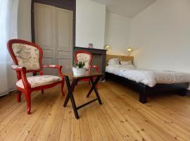 Maison familiale de charme au coeur de Rosendael: Dunkerque şehrinde bir ucuz otel