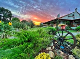 Ivonnis Garden, hotel em Mesimvría