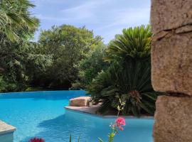 Villa A CASA DI FICU proche d'Ajaccio avec piscine et jacuzzi, parkolóval rendelkező hotel Periben