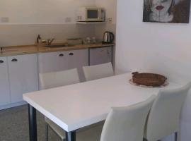 Home S, Hotel in Olavarría