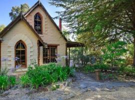 Seaforest Cottage - Water views, holiday home in Eaglehawk Neck