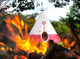 Biosfera Lodge tipi para 3 personas, cabin in Oxapampa