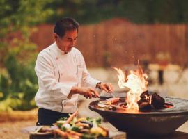 Premium villa with stars and bonfire, hotel in Hokuto