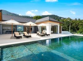 Beautiful 4 Bedroom Luxury Villa with Sea Views- KBR2, hotel de lujo en Koh Samui