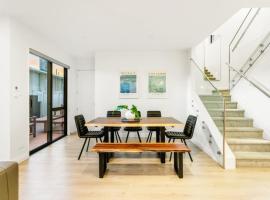 Pristine Modern Central Home - Netflix - Heatpump, cottage in Auckland