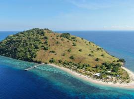 Le Pirate Island - Adults Only, kamp sa luksuznim šatorima u gradu Labuan Bajo