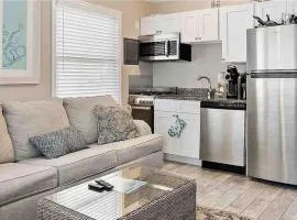 33rd Unit 2 Island Time Parking Beach 2 Blocks Away