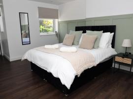 Watford Luxury 1 Bed Flat - Free Parking, luxury hotel in Watford