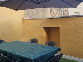 Logement entier - Appartement - Terrasse - Barbecue, отель в городе Вья