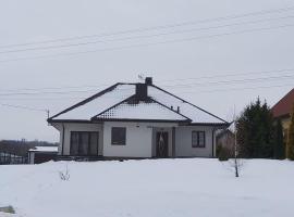 Green Hill House, hotel in Pępice