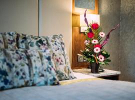 The Valley Hotel & Carriage Gardens, hotel em Fivemiletown