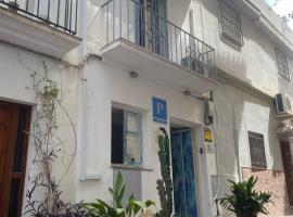 Hostal The Monkey Room，位于马贝拉的旅馆