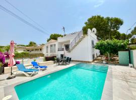 Villa Balcones Torrevieja by Villas&You: Torrevieja'da bir otel
