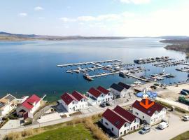 Geiseltalsee Haus am See mit Wallbox, hotel s parkiralištem u gradu 'Mücheln'