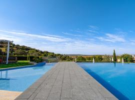 Vale da Ribeira apartment , country view and pool, hotel with parking in Mexilhoeira Grande