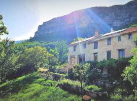 Chasteuil Locations Studio, hotel in Castellane