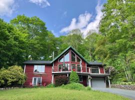 The Burgundy Dream Bed And Breakfast, B&B/chambre d'hôtes à Fall River