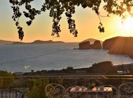 Villa with Amazing Sea View, casa de temporada em Moutsoúna