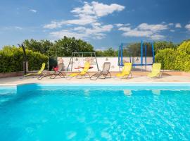 Holiday Residence Maja, hotel in Katuni